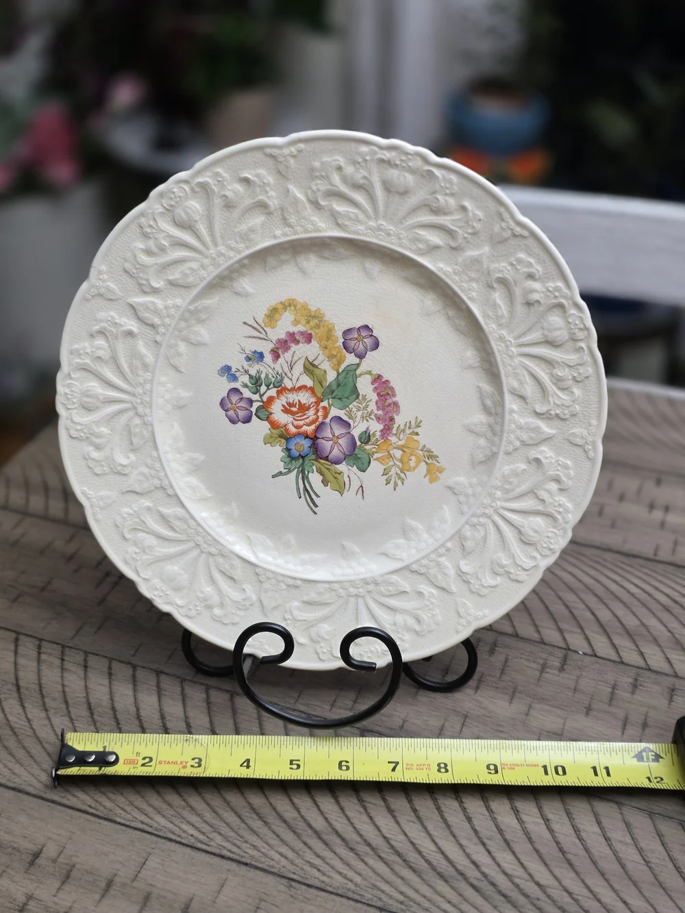 Vintage Floral Embossed Dinner Plate - Cream with Multicolor Bouquet